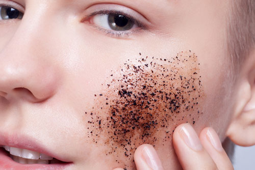 Scrub là gì? 5 cách làm hỗn hợp tẩy da chết scrub tại nhà – Blogchamsoc – Blog về skincare & review mỹ phẩm