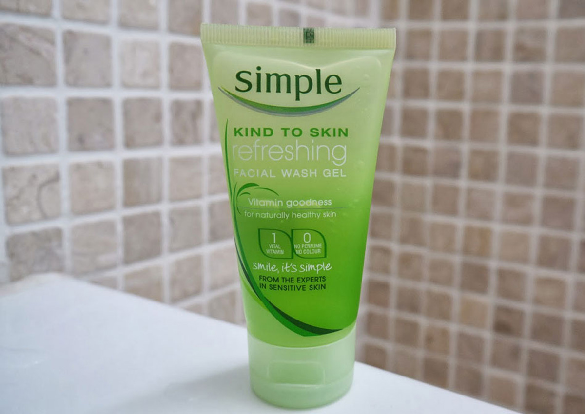 [Review] Sữa rửa mặt Simple Kind to Skin Refreshing Facial Wash Gel